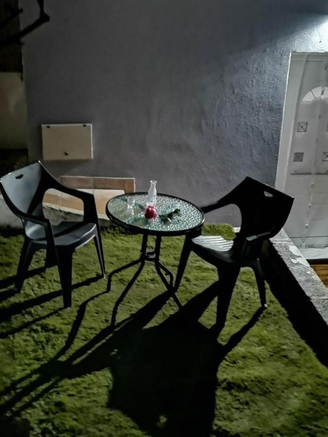 Frasta'S Rose Leilighet Plaka  Eksteriør bilde